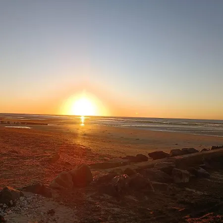 Avec Piscine Et Bain Nordique Proche Des Plages Du Debarquement بيت للعطل *