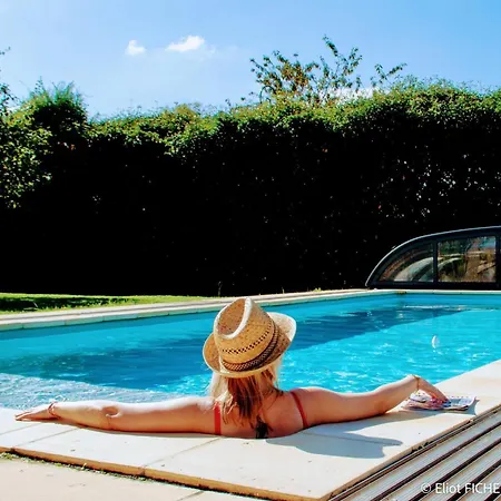 Avec Piscine Et Bain Nordique Proche Des Plages Du Debarquement Holiday home *