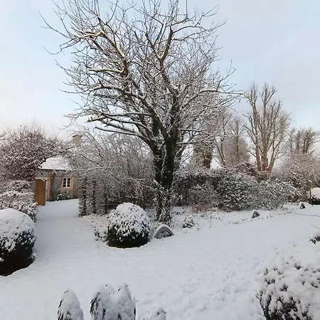 Holiday home Avec Piscine Et Bain Nordique Proche Des Plages Du Debarquement Le Manoir (Calvados)